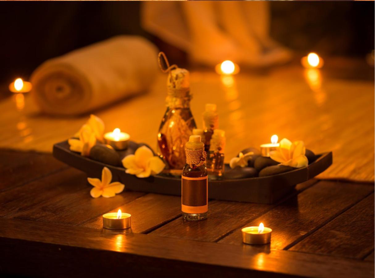 Eurostars Araguaney Hotel Santiago de Compostela Bagian luar foto A spa treatment