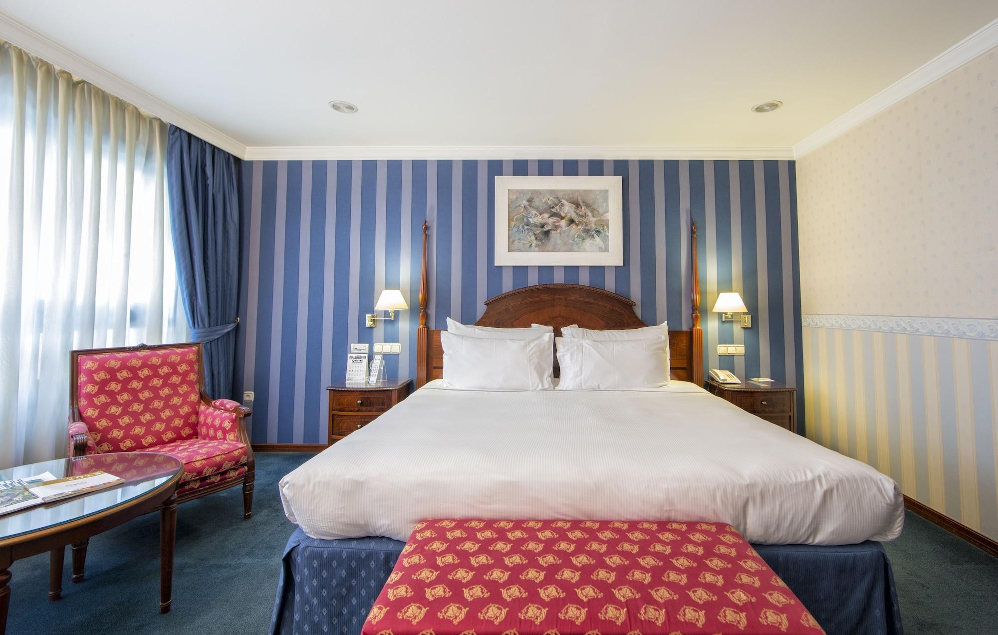 Eurostars Araguaney Hotel Santiago de Compostela Bagian luar foto A bedroom at the hotel