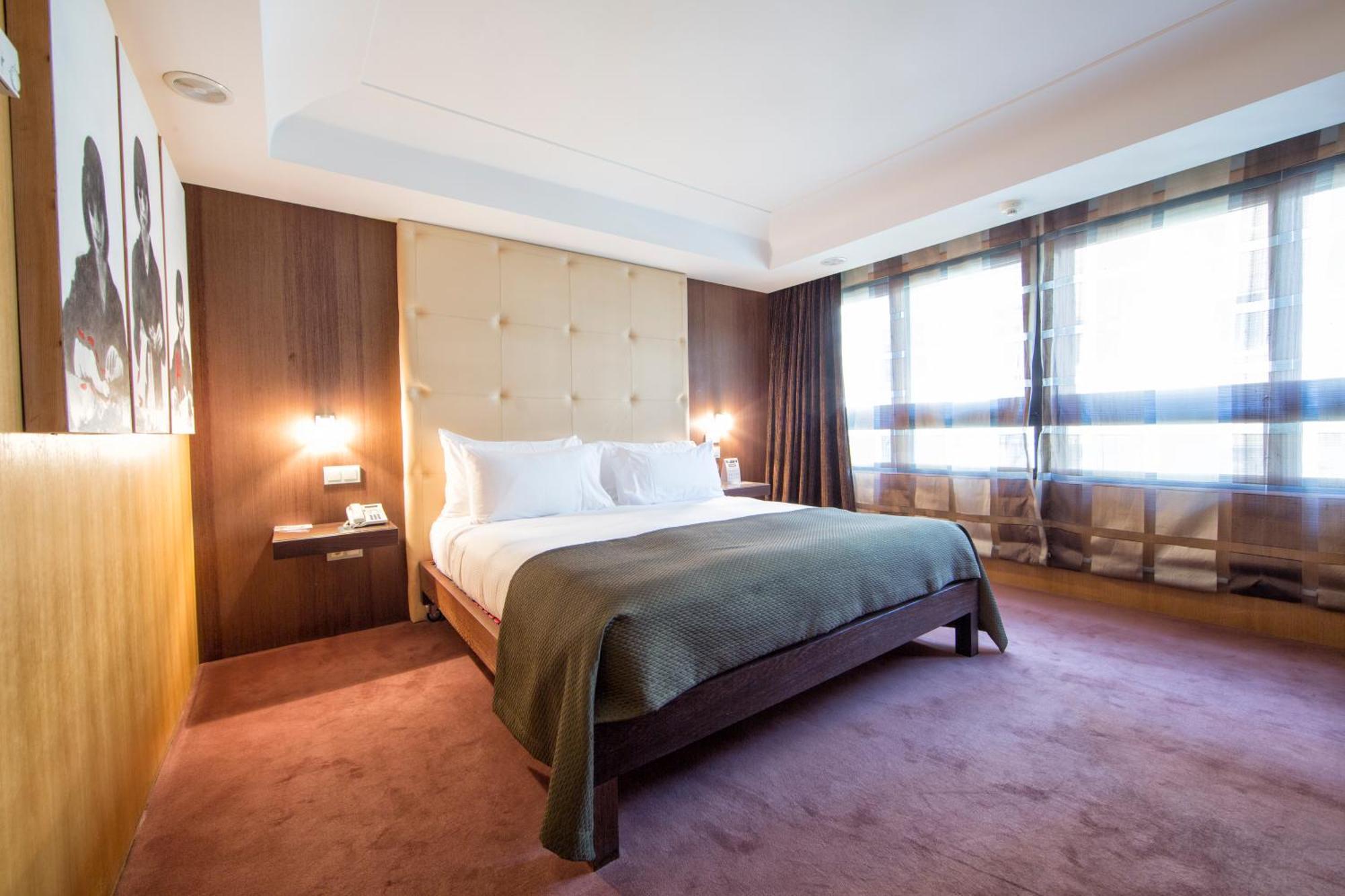 Eurostars Araguaney Hotel Santiago de Compostela Ruang foto A room at the hotel