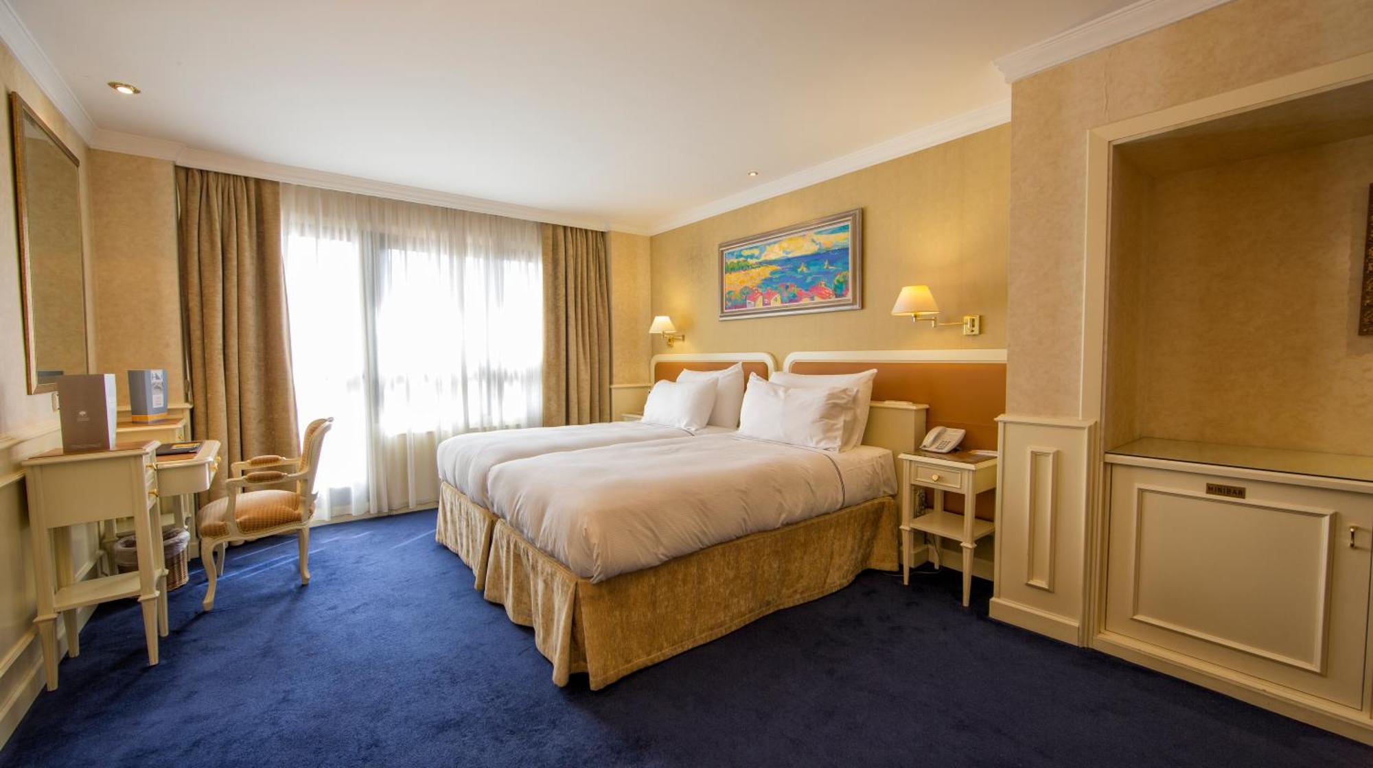 Eurostars Araguaney Hotel Santiago de Compostela Ruang foto A room at the hotel